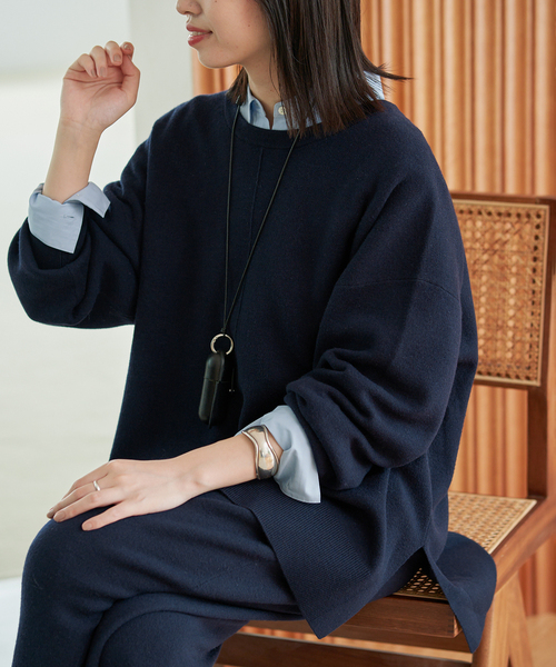 SLOBE IENA(スローブイエナ)の「《WEB限定カラーあり/》ウォッシャブルスムースクルーネックプルオーバー(ニット/セーター・レディース・ネイビー/チャコールグレー/レッド/カーキ・FREE)」の3枚目の写真