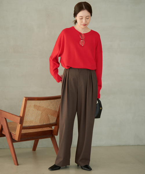 SLOBE IENA(スローブイエナ)の「《WEB限定カラーあり/》ウォッシャブルスムースクルーネックプルオーバー(ニット/セーター・レディース・ネイビー/チャコールグレー/レッド/カーキ・FREE)」の16枚目の写真