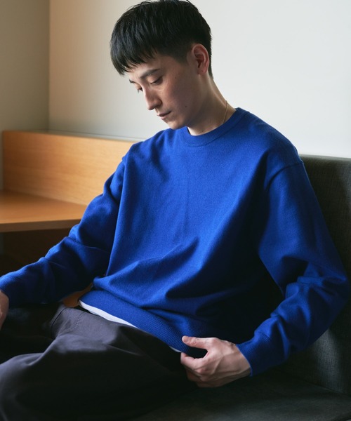 URBAN RESEARCH DOORS(アーバンリサーチドアーズ)の「『UR TECH』200日ニット クルーネック(ニット/セーター・メンズ・グレー/チャコールグレー/ブラウン系その他/ロイヤルブルー・LARGE/X-LARGE/MEDIUM)」の4枚目の写真