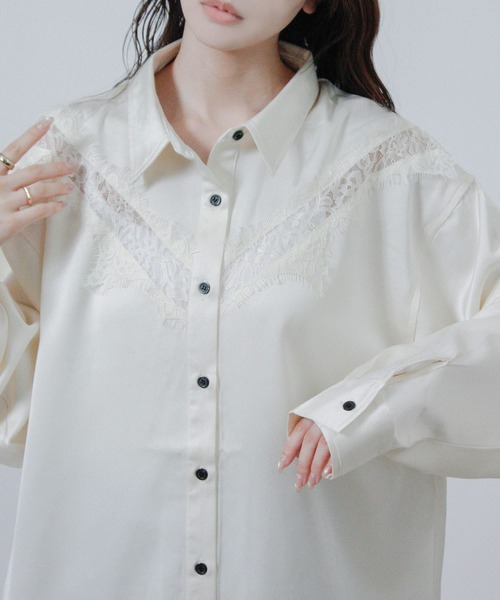 Social GIRL(ソーシャルガール)の「レース トリム サテンシャツ オーバーサイズシャツ 長袖(シャツ/ブラウス・レディース・アイボリー/ブラック・M)」の7枚目の写真