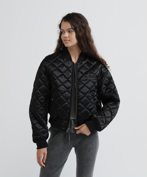 AVIREX(アヴィレックス)の「REVERSIBLE QUILTED VARSITY JACKET(ブルゾン・レディース・ブラック/シルバー・S/M)」の2枚目の写真