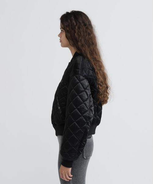 AVIREX(アヴィレックス)の「REVERSIBLE QUILTED VARSITY JACKET(ブルゾン・レディース・ブラック/シルバー・S/M)」の7枚目の写真