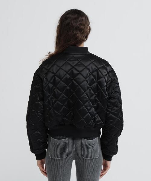AVIREX(アヴィレックス)の「REVERSIBLE QUILTED VARSITY JACKET(ブルゾン・レディース・ブラック/シルバー・S/M)」の8枚目の写真