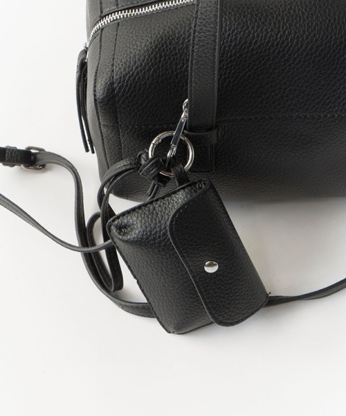 UNSTOA(アンストア)の「2way Embossed Handbag with Mini Pouch 秋服 冬服(ショルダーバッグ・レディース・ブルー/グレー/アイボリー/ブラック・FREE)」の10枚目の写真