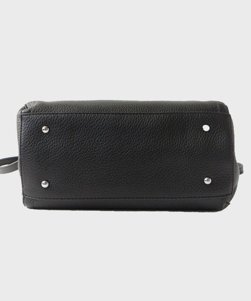 UNSTOA(アンストア)の「2way Embossed Handbag with Mini Pouch 秋服 冬服(ショルダーバッグ・レディース・ブルー/グレー/アイボリー/ブラック・FREE)」の7枚目の写真