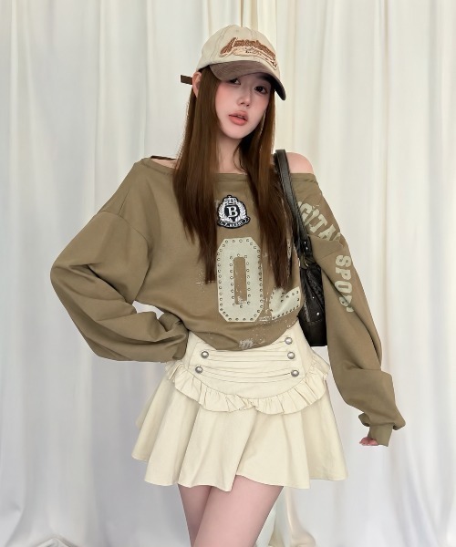 Achic(アシック)の「ナポレオンボタンフリルミニスカート(スカート・レディース・ブラウン/ブラック/アイボリー・M)」の5枚目の写真