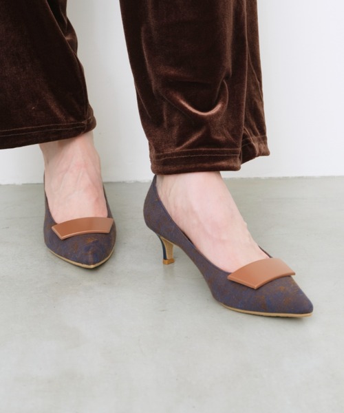 Launa lea(ラウナレア)の「【26秋冬新色/0573シリーズ】5cmバックルポインテッドトウパンプス(0573A)(パンプス・レディース・ネイビー系/ホワイト系その他・23.0cm/22.5cm/22.0cm/25.0cm/24.5cm/24.0cm/23.5cm)」の2枚目の写真