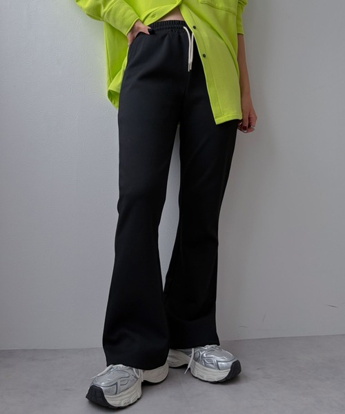 bohmal(ボマール)の「選べる丈ポンチフレアパンツ(その他パンツ・レディース・レッド/ブラウン/ブラック・MEDIUM/TALL/MEDIUM)」の2枚目の写真