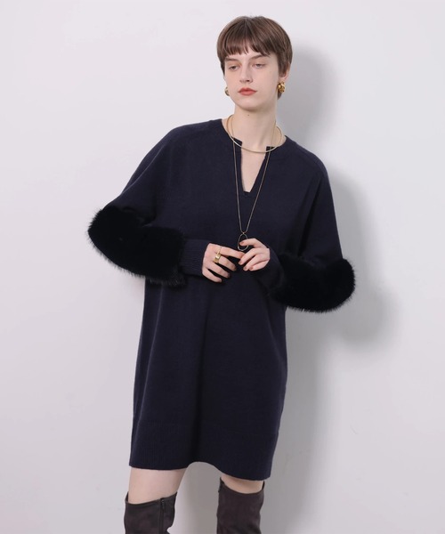 CADUNE(カデュネ)の「ファー付きミニニットワンピース(ワンピース・レディース・チャコールグレー/レッド/ネイビー/ベージュ・38/36)」の3枚目の写真