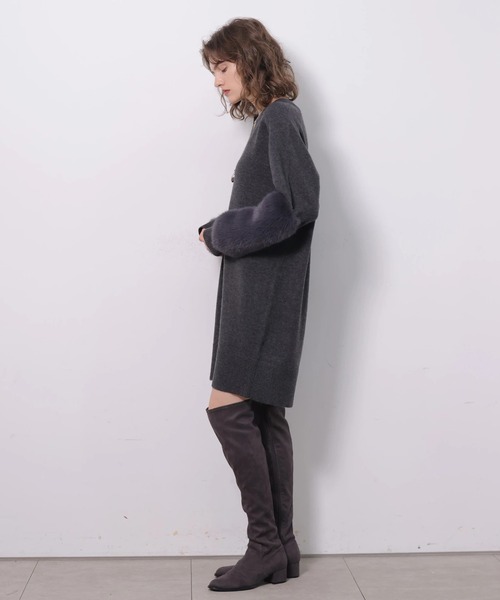CADUNE(カデュネ)の「ファー付きミニニットワンピース(ワンピース・レディース・チャコールグレー/レッド/ネイビー/ベージュ・38/36)」の6枚目の写真