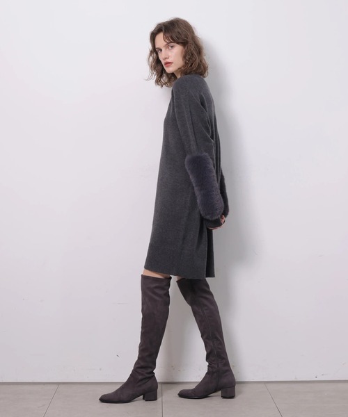 CADUNE(カデュネ)の「ファー付きミニニットワンピース(ワンピース・レディース・チャコールグレー/レッド/ネイビー/ベージュ・38/36)」の7枚目の写真