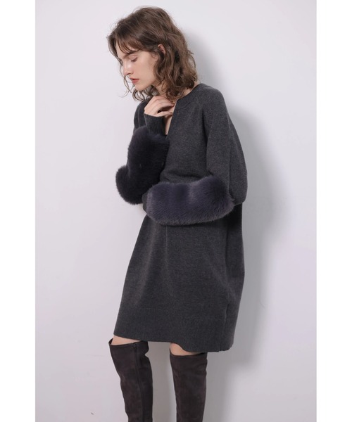 CADUNE(カデュネ)の「ファー付きミニニットワンピース(ワンピース・レディース・チャコールグレー/レッド/ネイビー/ベージュ・38/36)」の11枚目の写真