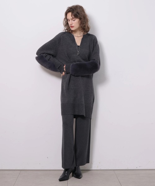 CADUNE(カデュネ)の「ファー付きミニニットワンピース(ワンピース・レディース・チャコールグレー/レッド/ネイビー/ベージュ・38/36)」の19枚目の写真