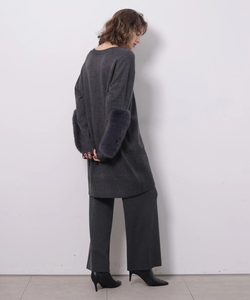 CADUNE(カデュネ)の「ファー付きミニニットワンピース(ワンピース・レディース・チャコールグレー/レッド/ネイビー/ベージュ・38/36)」の21枚目の写真
