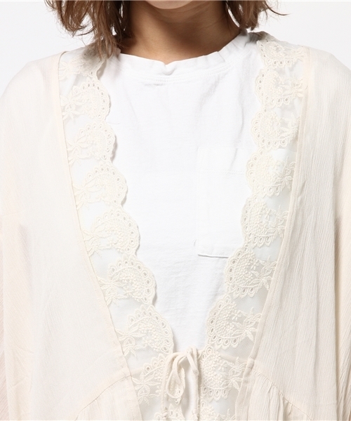 MOUSSY（マウジー）の「LACE COMBI CHIFFON GOWN F（カーディガン/ボレロ・レディース・ホワイト/ブラック/ネイビー・FREE）」の11枚目の写真