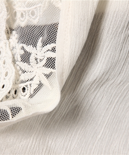 MOUSSY（マウジー）の「LACE COMBI CHIFFON GOWN F（カーディガン/ボレロ・レディース・ホワイト/ブラック/ネイビー・FREE）」の5枚目の写真