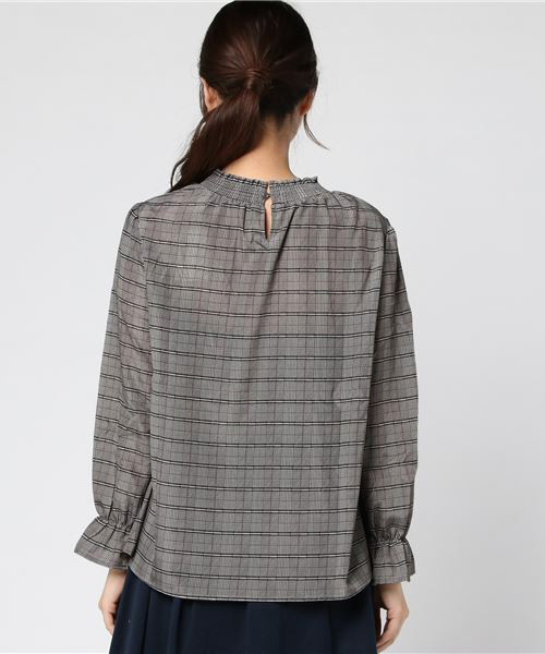 natural couture（ナチュラルクチュール）の「グレンチェックシャーリングプチハイブラウス（シャツ/ブラウス・レディース・ブラウン/グレー・FREE）」の4枚目の写真