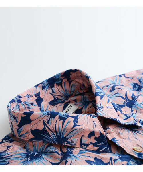 KATHARINE HAMNETT LONDON （キャサリンハムネットロンドン）の「FLOWER PRINT / フラワープリントシャツ（シャツ/ブラウス・メンズ・ブルー/ピンク/ストライプ・MEDIUM/LARGE/AL）」の10枚目の写真