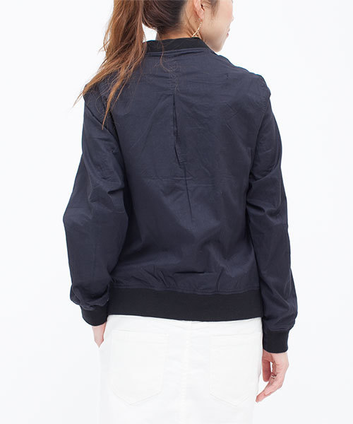 NANO universe（ナノユニバース）の「ミリタリーZIPUPブルゾン（ブルゾン・レディース・オフホワイト/カーキ/ネイビー・FREE）」の7枚目の写真