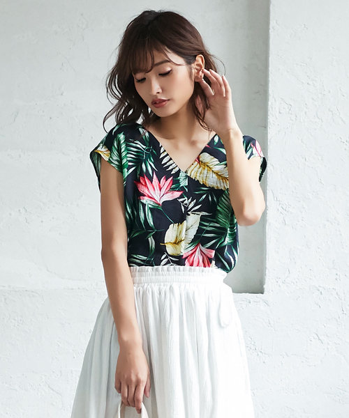 KOBE LETTUCE（コウベレタス）の「バックオープンねじりノースリーブトップス【セットアップOK】（シャツ/ブラウス・レディース・ライトベージュ/カーキ/ブルー系その他/ブラック/マスタード/グリーン系その他/オフホワイト・FREE）」の6枚目の写真