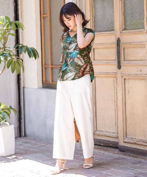 KOBE LETTUCE（コウベレタス）の「バックオープンねじりノースリーブトップス【セットアップOK】（シャツ/ブラウス・レディース・ライトベージュ/カーキ/ブルー系その他/ブラック/マスタード/グリーン系その他/オフホワイト・FREE）」の9枚目の写真