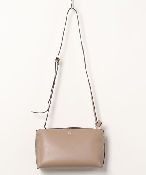 Legato Largo（レガートラルゴ）の「《か　る　い　か　ば　ん》フェイクレザーミニショルダー（ショルダーバッグ・レディース・ブラック/キャメル/マスタード/ベージュ/ブラウン/セージグリーン/ピンクベージュ/サックスブルー/ライトグレー/ダークブラウン/ピンク・FREE）」の6枚目の写真