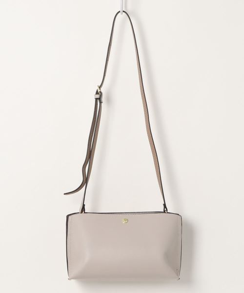 Legato Largo（レガートラルゴ）の「《か　る　い　か　ば　ん》フェイクレザーミニショルダー（ショルダーバッグ・レディース・ブラック/キャメル/マスタード/ベージュ/ブラウン/セージグリーン/ピンクベージュ/サックスブルー/ライトグレー/ダークブラウン/ピンク・FREE）」の3枚目の写真