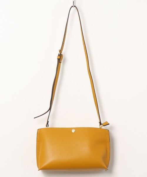 Legato Largo（レガートラルゴ）の「《か　る　い　か　ば　ん》フェイクレザーミニショルダー（ショルダーバッグ・レディース・ブラック/キャメル/マスタード/ベージュ/ブラウン/セージグリーン/ピンクベージュ/サックスブルー/ライトグレー/ダークブラウン/ピンク・FREE）」の9枚目の写真