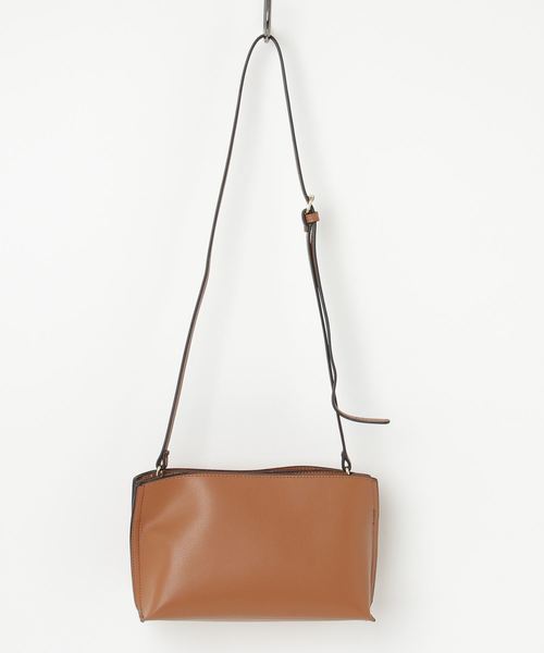 Legato Largo（レガートラルゴ）の「《か　る　い　か　ば　ん》フェイクレザーミニショルダー（ショルダーバッグ・レディース・ブラック/キャメル/マスタード/ベージュ/ブラウン/セージグリーン/ピンクベージュ/サックスブルー/ライトグレー/ダークブラウン/ピンク・FREE）」の12枚目の写真