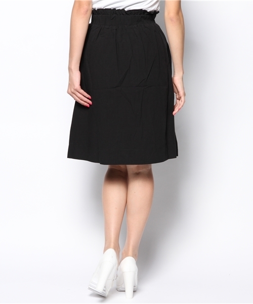 mystic(ミスティック)の「ハリ感タックギャザースカート(スカート・レディース・ブラック/イエロー/オフホワイト/レッド・フリ-)」の7枚目の写真