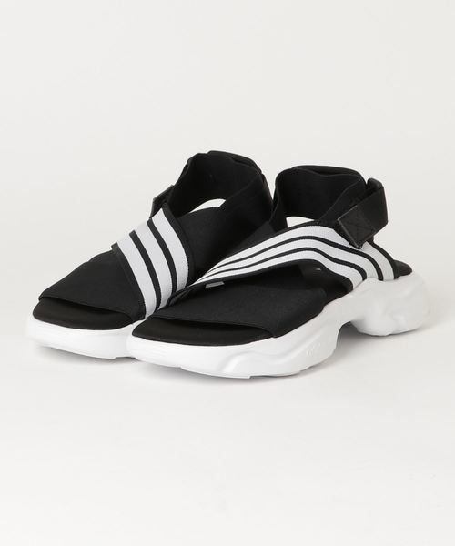Magmur Sandal White Footwear Black Footwear シューズ W Adidas Magmur Core White サンダル Adidas アディダス のファッション White Footwear