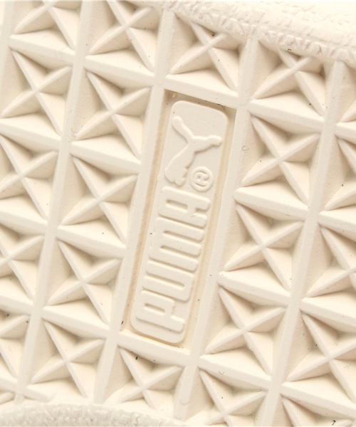 PUMA（プーマ）の「スウェードクラッシク+　WW (WOMEN) - sport classic -SUEDE（スニーカー・レディース・ブラック/ホワイト・23cm/25.5cm/22.5cm/23.5cm/24cm/24.5cm/25cm）」の6枚目の写真