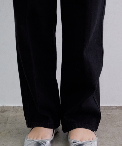 ADAM ET ROPE'（アダムエロペ）の「センタープレス5PKデニム（デニムパンツ・レディース・ブラック/ブルー・34/36/38）」の13枚目の写真