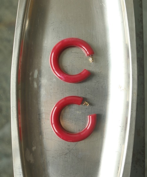 TODAYFUL（トゥデイフル）の「アクリルフープピアス（ピアス（両耳用）・レディース・ブラック/オリーブ/ラベンダー/ボルドー・FREE）」の9枚目の写真