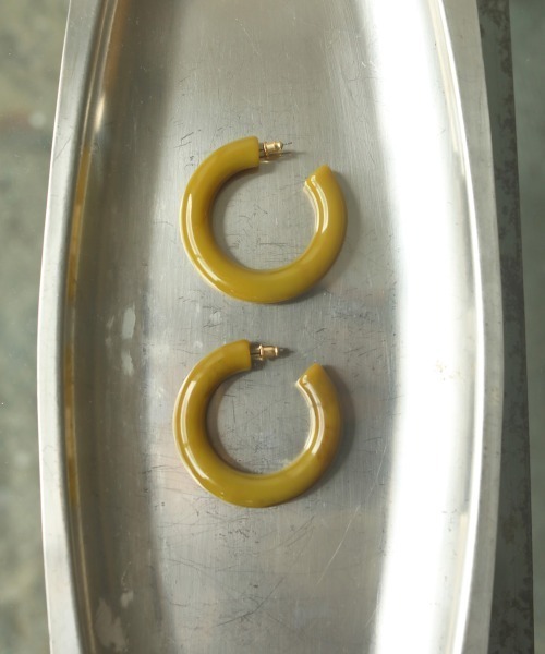 TODAYFUL（トゥデイフル）の「アクリルフープピアス（ピアス（両耳用）・レディース・ブラック/オリーブ/ラベンダー/ボルドー・FREE）」の10枚目の写真