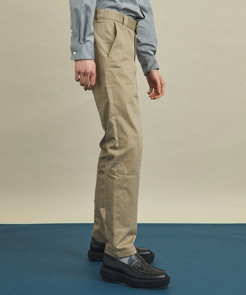 UNITED TOKYO(ユナイテッドトウキョウ)の「135%ストレッチテーパードスキニーパンツ(チノパンツ・メンズ・カーキ/インディゴブルー/グレイッシュベージュ/ブラック・1/2/4/3)」の9枚目の写真