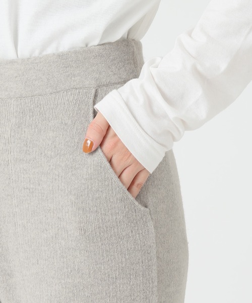 SLOBE IENA（スローブイエナ）の「Eyreスムースニットパンツ【ウエストゴム】◆（その他パンツ・レディース・グレー系その他/ベージュ/ネイビー・36/38/40）」の22枚目の写真