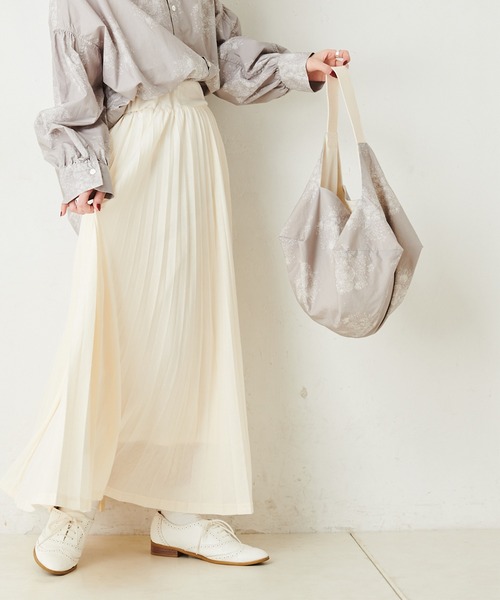 PUAL CE CIN（ピュアルセシン）の「花束プリント変形バッグ（ショルダーバッグ・レディース・ホワイト/チャコール/グレイッシュベージュ・ONE SIZE）」の15枚目の写真