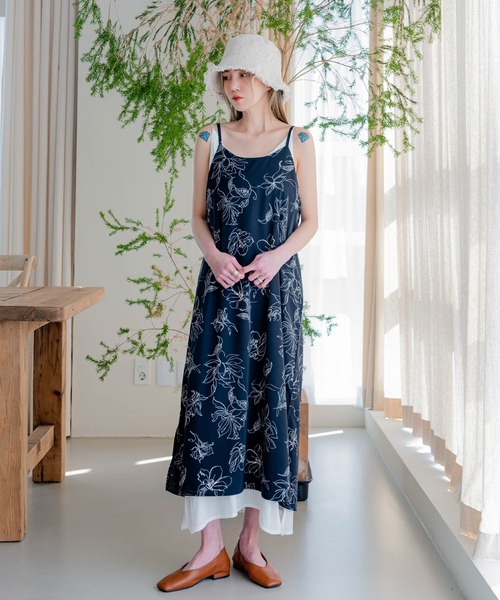 UNE MANSION(ユヌマンション)の「花柄ロングノースリーブワンピース(シャツワンピース・レディース・ブラック/ベージュ・FREE)」の15枚目の写真