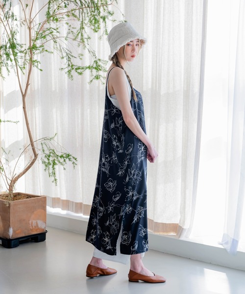 UNE MANSION(ユヌマンション)の「花柄ロングノースリーブワンピース(シャツワンピース・レディース・ブラック/ベージュ・FREE)」の9枚目の写真