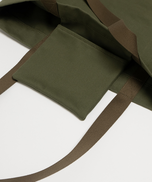 5351 POUR LES HOMMES（ゴーサンゴーイチプールオム）の「【5/】スラッシュ トート（トートバッグ・メンズ・ブラック/カーキ・フリー）」の7枚目の写真