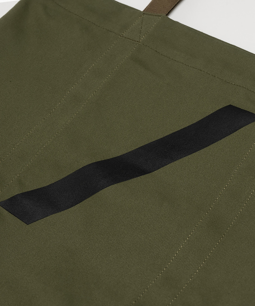 5351 POUR LES HOMMES（ゴーサンゴーイチプールオム）の「【5/】スラッシュ トート（トートバッグ・メンズ・ブラック/カーキ・フリー）」の8枚目の写真