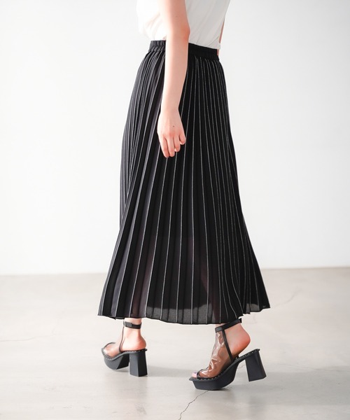PAGEBOY（ページボーイ）の「ラメラインプリーツスカート（スカート・レディース・オフホワイト/ブラック・FREE）」の13枚目の写真