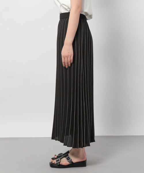 PAGEBOY（ページボーイ）の「ラメラインプリーツスカート（スカート・レディース・オフホワイト/ブラック・FREE）」の9枚目の写真