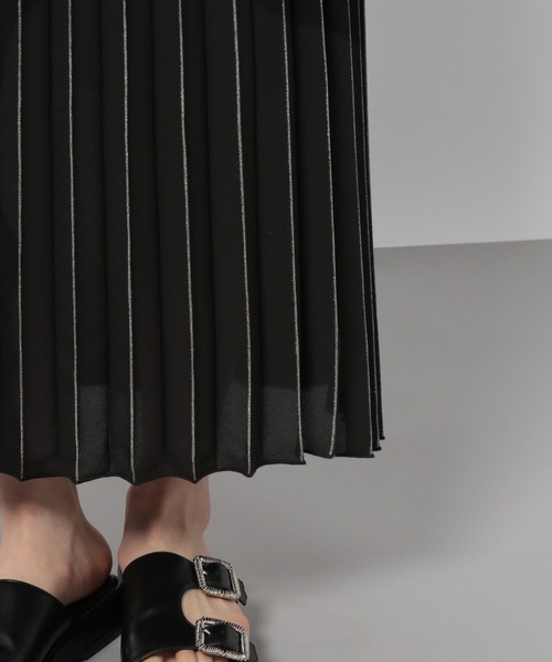 PAGEBOY（ページボーイ）の「ラメラインプリーツスカート（スカート・レディース・オフホワイト/ブラック・FREE）」の12枚目の写真