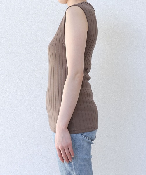 andme(アンドミー)の「コットンフライスワイドリブノースリーブトップス(Tシャツ/カットソー・レディース・オフホワイト/ブラック/チャコールグレー/キナリ/ブラウン/ピンク/グリーン/オレンジ/ライトグリーン/ネイビー・L/M)」の16枚目の写真