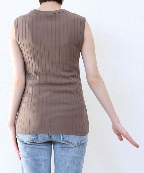 andme(アンドミー)の「コットンフライスワイドリブノースリーブトップス(Tシャツ/カットソー・レディース・オフホワイト/ブラック/チャコールグレー/キナリ/ブラウン/ピンク/グリーン/オレンジ/ライトグリーン/ネイビー・L/M)」の17枚目の写真
