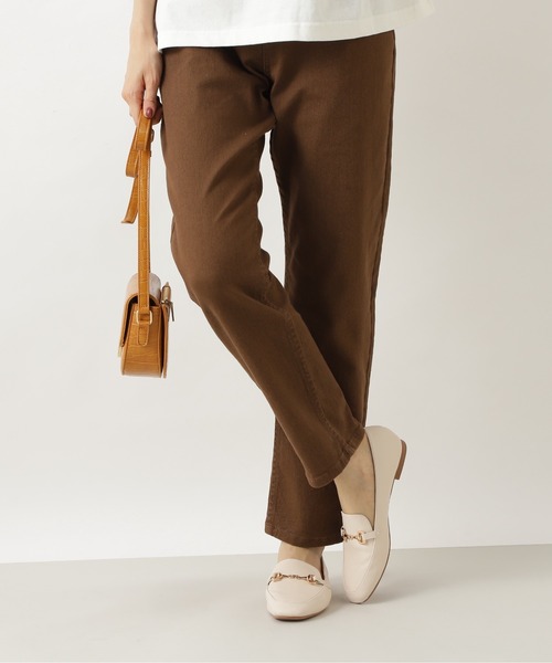 NATURAL BEAUTY BASIC（ナチュラルビューティーベーシック）の「テーパードデニム/0171230871（デニムパンツ・レディース・ブラック/オフホワイト/ブラウン・MEDIUM/SMALL）」の3枚目の写真