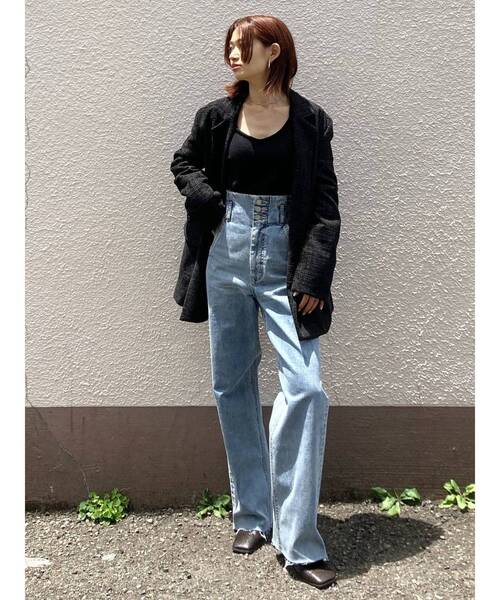 EMODA(エモダ)の「カーブウエストハイウエストジーンズ(デニムパンツ・レディース・ライトブルー/ブラック・SMALL/MEDIUM/X-SMALL)」の3枚目の写真
