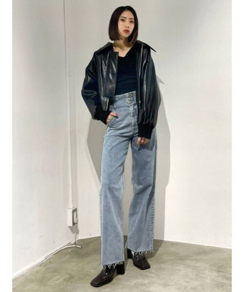 EMODA(エモダ)の「カーブウエストハイウエストジーンズ(デニムパンツ・レディース・ライトブルー/ブラック・SMALL/MEDIUM/X-SMALL)」の20枚目の写真